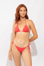Carica l'immagine nel visualizzatore di Gallery, Model Front: Rio De Sol Reggiseno Top Cali-Flamingo Tri-Inv