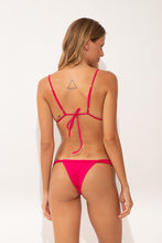 Carica l'immagine nel visualizzatore di Gallery, Model Back: Wednesday In Hawaii By Rio De Sol Slip Bottom Guava Waimea