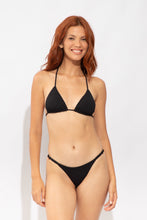 Carica l'immagine nel visualizzatore di Gallery, Model Front: Rio De Sol Reggiseno Top Solar-Black Tri-Aya