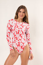 Carica l'immagine nel visualizzatore di Gallery, Model Front: Wednesday In Hawaii By Rio De Sol Intero Pua-Hibiscus Surf