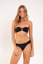 Carica l'immagine nel visualizzatore di Gallery, Model Front: Rio De Sol Slip Bottom Malibu-Black Baobi
