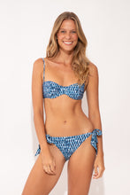 Carica l'immagine nel visualizzatore di Gallery, Model Front: Rio De Sol Slip Bottom Chuva Gisele