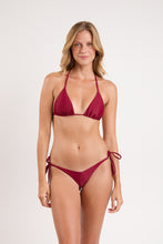 Carica l'immagine nel visualizzatore di Gallery, Model Front: Rio De Sol Slip Bottom Touch-Carmim Amora