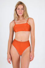 Carica l'immagine nel visualizzatore di Gallery, Model Front: Rio De Sol Slip Bottom Paprica Hotpants