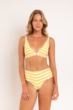 Carica l'immagine nel visualizzatore di Gallery, Model Front: Rio De Sol Slip Bottom Sunshine Lylou