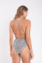 Carica l'immagine nel visualizzatore di Gallery, Model Back: Rio De Sol Intero Collage New Vegas