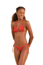 Carica l'immagine nel visualizzatore di Gallery, Model Front: Rio De Sol Slip Bottom Malibu-Chili Cheeky-Tie