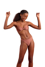Carica l'immagine nel visualizzatore di Gallery, Image 04: Rio De Sol Completo Set Shimmer-Copper Bandeau-Joy Nice-Fio