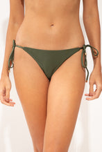 Carica l'immagine nel visualizzatore di Gallery, Gallery: Rio De Sol Slip Bottom Shimmer-Croco Ibiza-Comfy-Gold