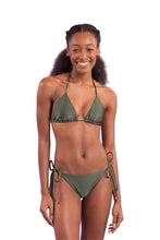 Carica l'immagine nel visualizzatore di Gallery, Model Front: Rio De Sol Completo Set Croco Tri-Inv Ibiza-Comfy