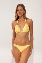 Carica l'immagine nel visualizzatore di Gallery, Model Front: Wednesday In Hawaii By Rio De Sol Slip Bottom Kiko-Lilikoi Oahu