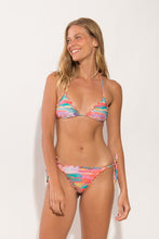 Carica l'immagine nel visualizzatore di Gallery, Model Front: Rio De Sol Slip Bottom River Frufru-Fio