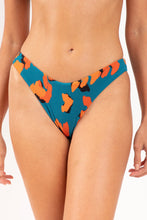 Carica l'immagine nel visualizzatore di Gallery, Gallery: Rio De Sol Slip Bottom Luma Nara