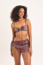 Carica l'immagine nel visualizzatore di Gallery, Model Front: Rio De Sol Gonna Da Spiaggia Cobra Mini-Sarong