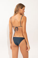 Carica l'immagine nel visualizzatore di Gallery, Model Back: Rio De Sol Slip Bottom Shimmer-Shark Ibiza-Comfy-Gold