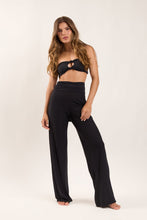 Carica l'immagine nel visualizzatore di Gallery, Model Front: Rio De Sol Pantaloni Da Spiaggia Black Pants Knot