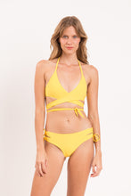 Carica l'immagine nel visualizzatore di Gallery, Model Front: Rio De Sol Completo Set Amarelo Kate Madrid