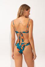 Carica l'immagine nel visualizzatore di Gallery, Model Back: Rio De Sol Slip Bottom Luma Baobi