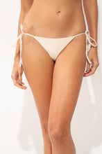 Carica l'immagine nel visualizzatore di Gallery, Gallery: Rio De Sol Slip Bottom Malibu-Natural Cheeky-Tie