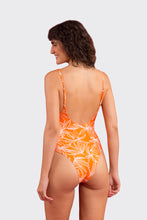 Carica l'immagine nel visualizzatore di Gallery, Model Back: Rio De Sol Intero Trail-Orange Hype
