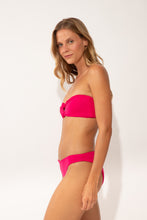 Carica l'immagine nel visualizzatore di Gallery, Image 03: Wednesday In Hawaii By Rio De Sol Completo Set Guava Lani Waikiki