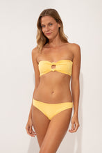 Carica l'immagine nel visualizzatore di Gallery, Model Front: Wednesday In Hawaii By Rio De Sol Slip Bottom Lilikoi Waikiki
