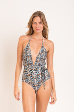Carica l'immagine nel visualizzatore di Gallery, Model Front: Rio De Sol Intero Ikat New Vegas