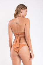 Carica l'immagine nel visualizzatore di Gallery, Model Back: Rio De Sol Slip Bottom Nocciola Cheeky-Fixa