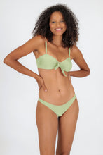 Carica l'immagine nel visualizzatore di Gallery, Model Front: Rio De Sol Completo Set Oliva Bandeau-No Essential