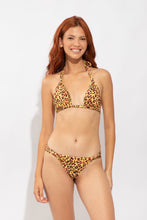 Carica l'immagine nel visualizzatore di Gallery, Model Front: Rio De Sol Slip Bottom Yellow-Feline Mel