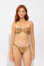 Carica l'immagine nel visualizzatore di Gallery, Model Front: Rio De Sol Reggiseno Top Yellow-Feline Mavi
