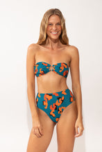 Carica l'immagine nel visualizzatore di Gallery, Model Front: Rio De Sol Reggiseno Top Luma Mavi