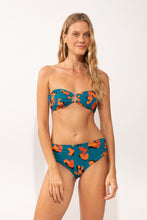 Carica l'immagine nel visualizzatore di Gallery, Model Front: Rio De Sol Slip Bottom Luma Amy