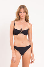 Carica l'immagine nel visualizzatore di Gallery, Model Front: Rio De Sol Slip Bottom Dots-Black Essential-Comfy