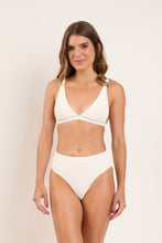 Carica l'immagine nel visualizzatore di Gallery, Model Front: Rio De Sol Slip Bottom Sand-Chantilly Kora