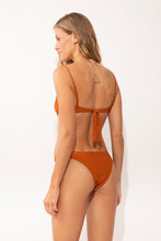 Carica l'immagine nel visualizzatore di Gallery, Model Back: Rio De Sol Reggiseno Top Ferrugo Juliette