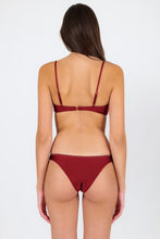 Carica l'immagine nel visualizzatore di Gallery, Model Back: Rio De Sol Completo Set Shimmer-Divino Bandeau-Knot Essential