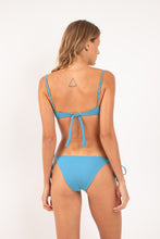 Carica l'immagine nel visualizzatore di Gallery, Model Back: Rio De Sol Slip Bottom Solar-Celeste Ibiza-Comfy