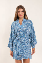 Carica l'immagine nel visualizzatore di Gallery, Model Front: Rio De Sol Caftano / Copricostume Chuva Kimono