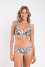 Carica l'immagine nel visualizzatore di Gallery, Model Front: Rio De Sol Slip Bottom Collage Essential-Comfy