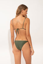 Carica l'immagine nel visualizzatore di Gallery, Model Back: Rio De Sol Slip Bottom Shimmer-Croco Ibiza-Comfy-Gold