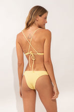 Carica l'immagine nel visualizzatore di Gallery, Model Back: Rio De Sol Reggiseno Top Drift-Butterglow Juliette-Tie