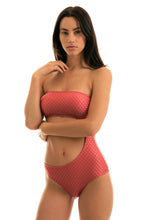 Carica l'immagine nel visualizzatore di Gallery, Model Front: Rio De Sol Intero Body Kiwanda Madras Rio