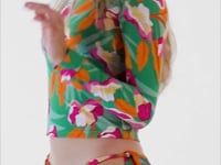 Carica e avvia il video nel visualizzatore di galleria, Video: Rio De Sol Reggiseno Top Green-Bloom Rash-Guard