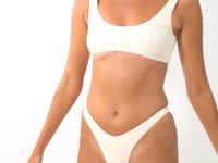 Carica e avvia il video nel visualizzatore di galleria, Video: Rio De Sol Reggiseno Top Malibu-Natural Bliss