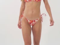 Carica e avvia il video nel visualizzatore di galleria, Video: Rio De Sol Completo Set Mirage Tri-Inv Cheeky-Tie