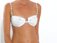 Carica e avvia il video nel visualizzatore di galleria, Video: Rio De Sol Reggiseno Top Linea-White Zaya