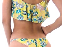 Carica e avvia il video nel visualizzatore di galleria, Video: Rio De Sol Slip Bottom Florescer Babado