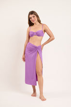 Carica l'immagine nel visualizzatore di Gallery, Model Front: Rio De Sol Gonna Da Spiaggia Bio-Floreira Long Skirt Knot