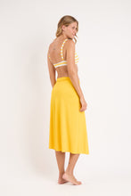 Carica l'immagine nel visualizzatore di Gallery, Model Back: Rio De Sol Gonna Da Spiaggia Bio-Luz-Solar Long Skirt Knot